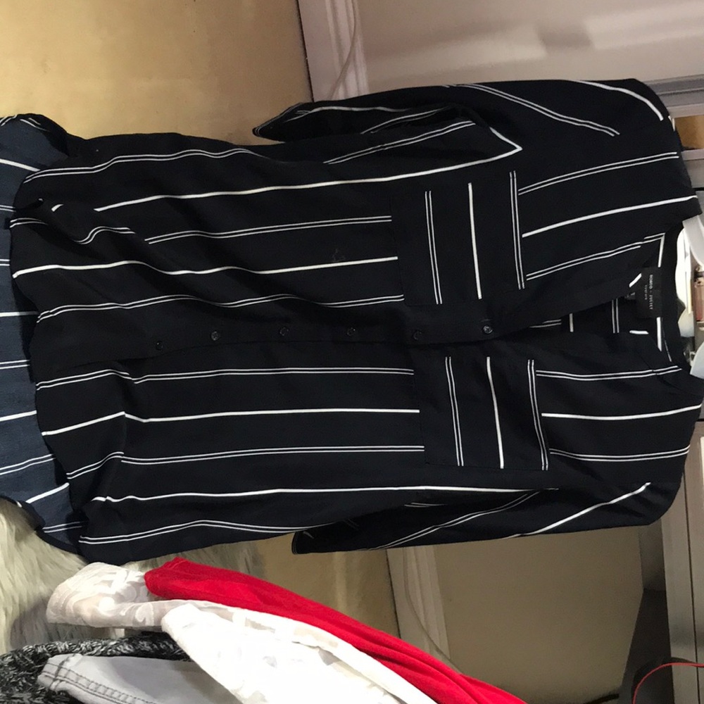 ROMEO + JULIET COUTURE button up blouse dress